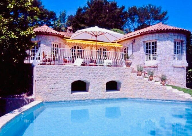 Villa - 275 m² - 7 pièces