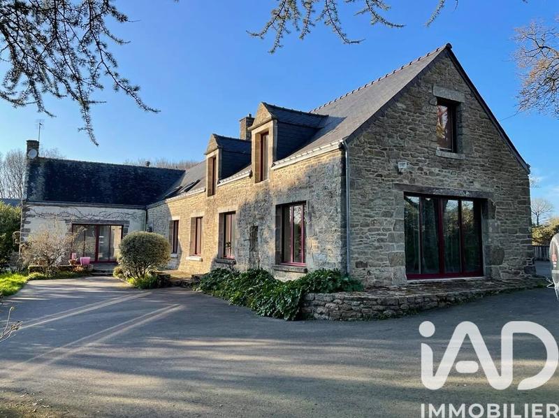 Maison - 254 m² - 7 pièces