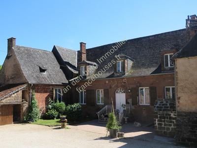 Maison - 485 m² - 7 pièces