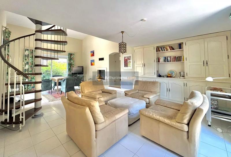 Maison - 105 m² - 5 pièces