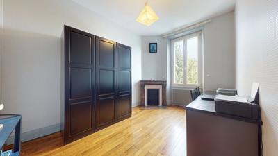 Maison en pierre - 188 m² - 9 pièces