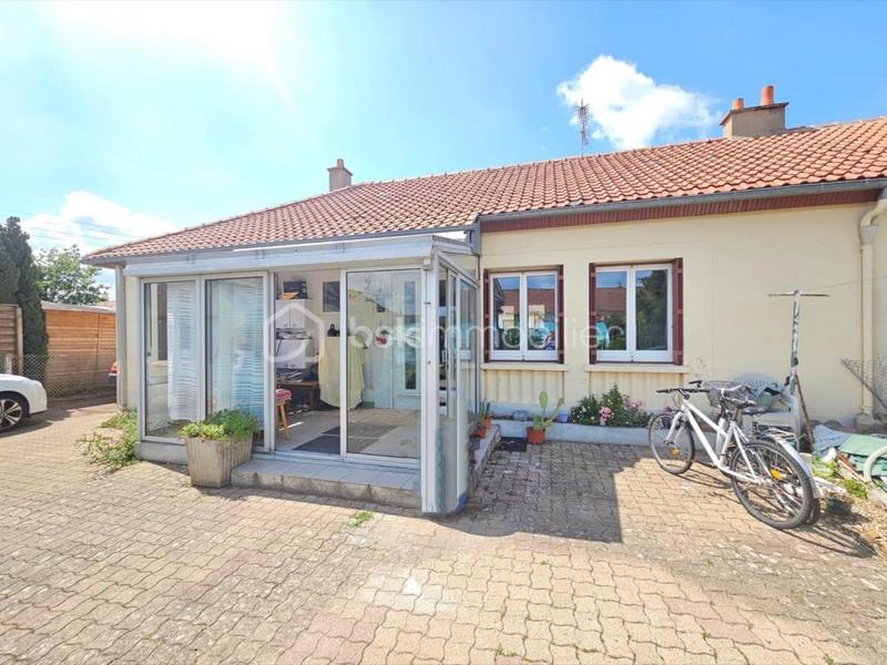 Maison traditionnelle - 70 m² - 4 pièces