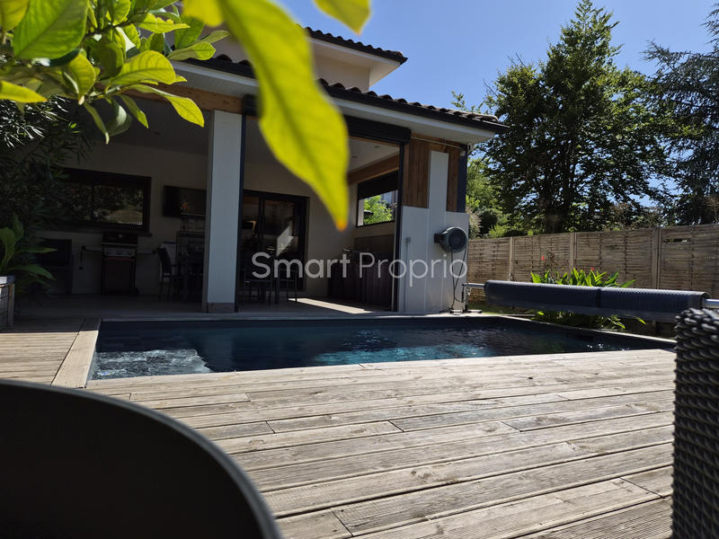 Maison - 140 m² - 5 pièces