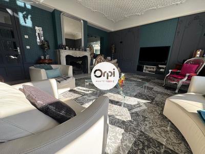 Propriété - 390 m² - 8 pièces