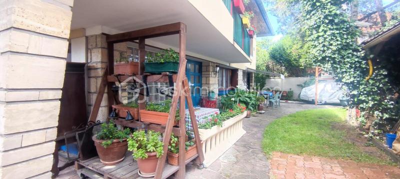 Pavillon - 230 m² - 8 pièces