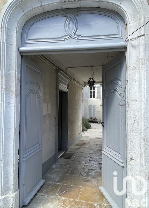 Maison - 360 m² - 17 pièces