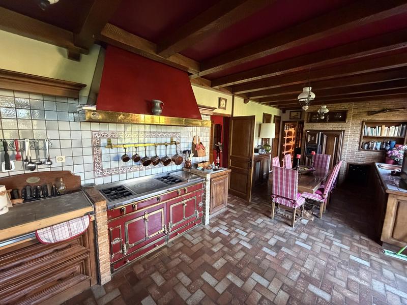 Maison - 328 m² - 7 pièces