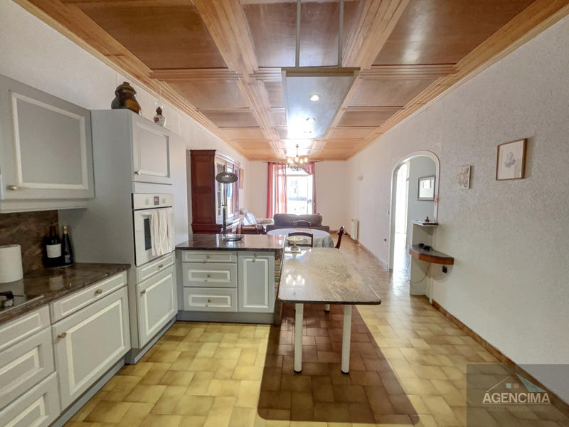 Maison - 184 m² - 7 pièces