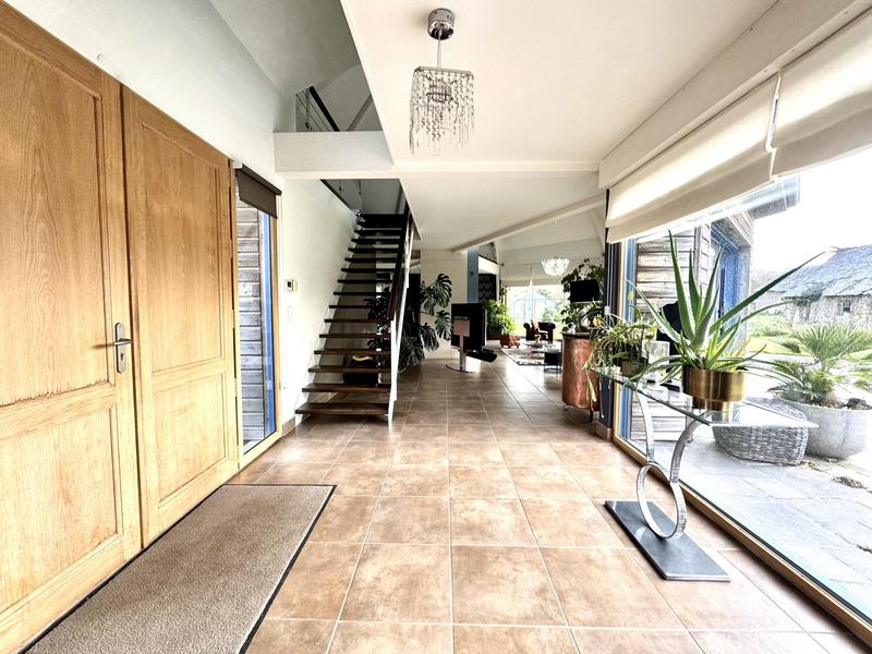 Maison contemporaine - 260 m² - 8 pièces