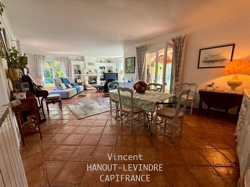 Maison - 314 m² - 11 pièces