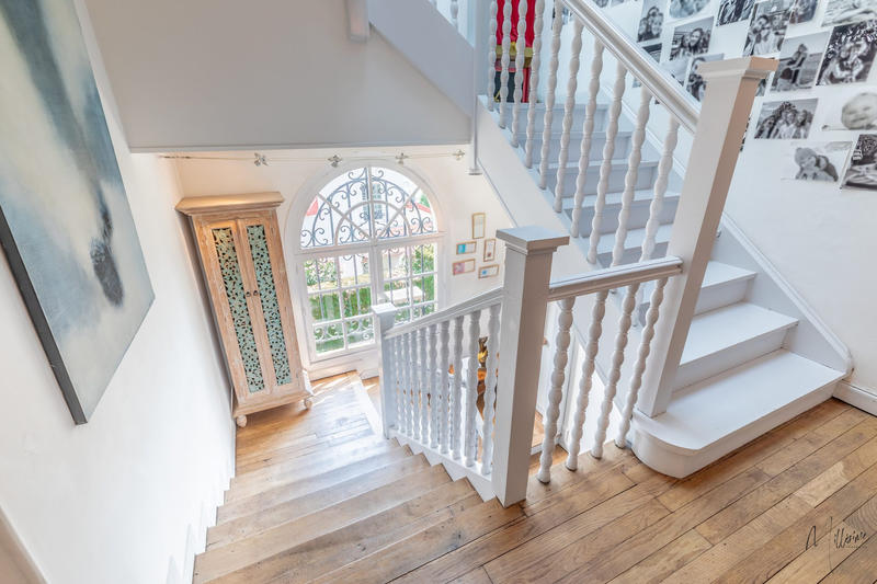 Maison - 300 m² - 10 pièces