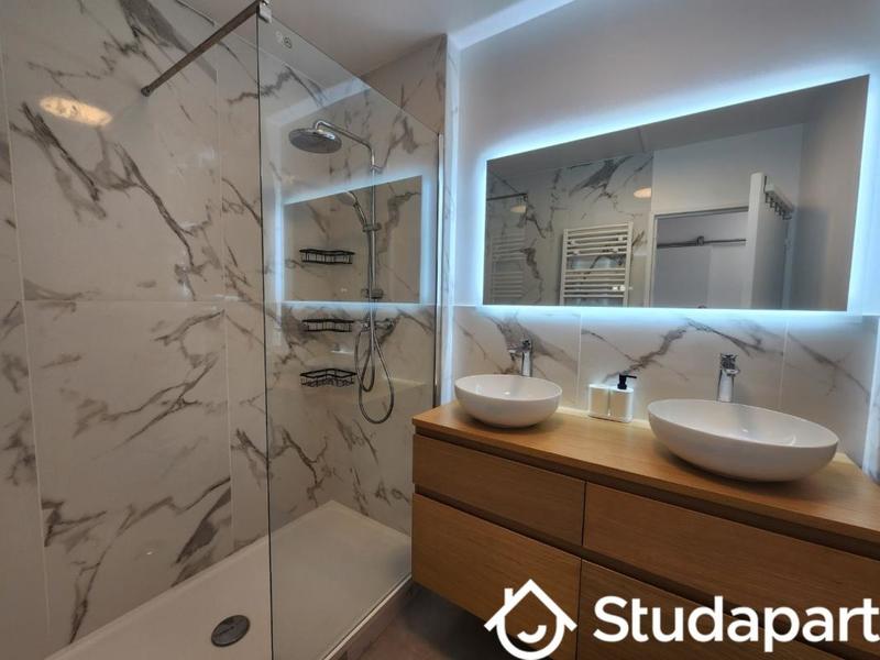 Chambre - 11 m² - 1 pièce