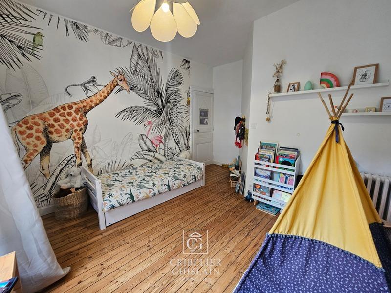 Demeure - 190 m² - 6 pièces