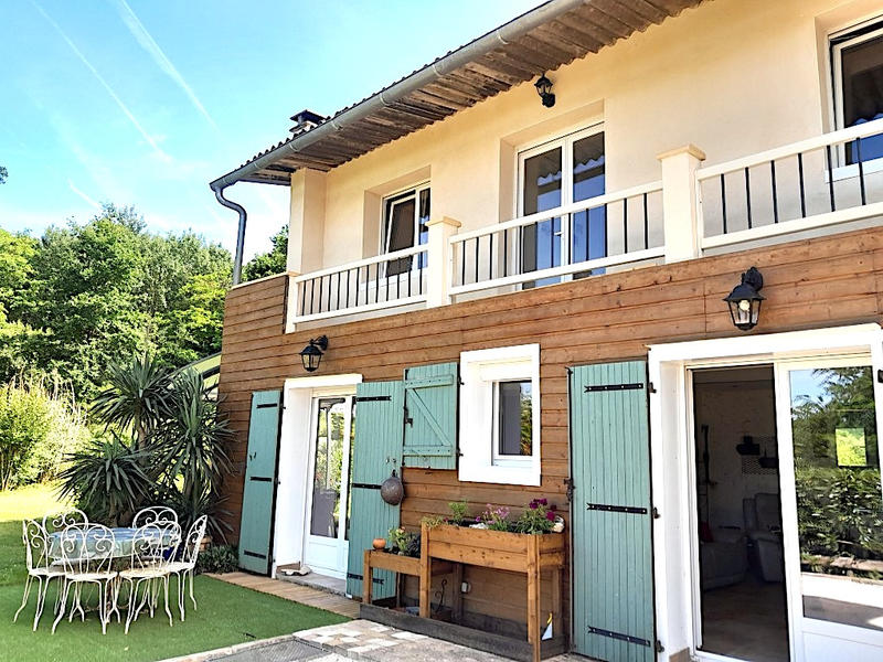 Maison - 195 m² - 7 pièces