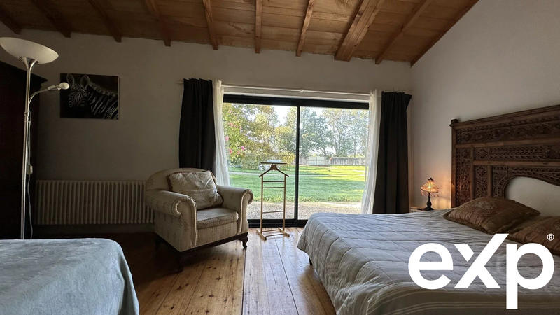 Maison - 768 m² - 17 pièces