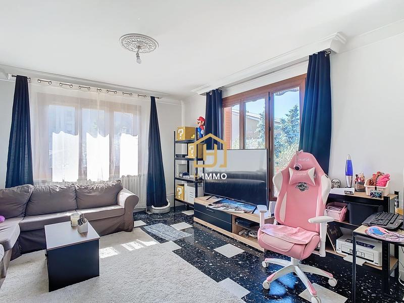 Maison - 290 m² - 8 pièces