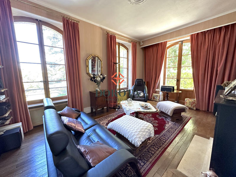 Villa - 252 m² - 11 pièces