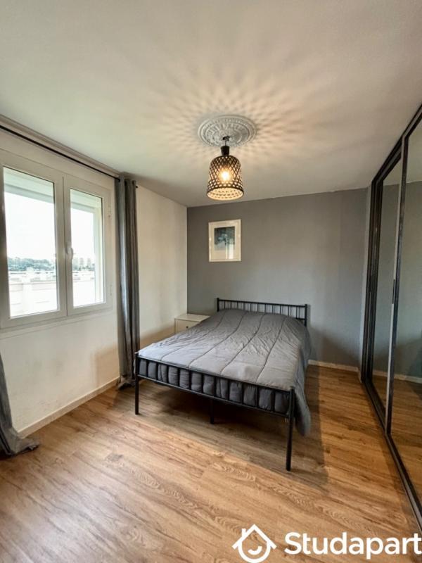 Chambre - 9 m² - 1 pièce