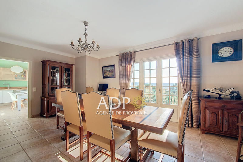 Maison - 163 m² - 9 pièces