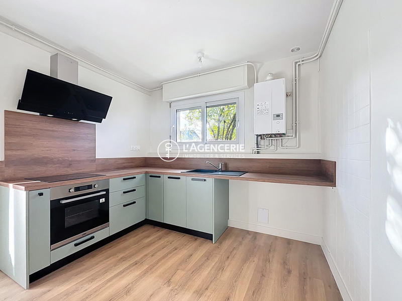 Maison - 100 m² - 4 pièces