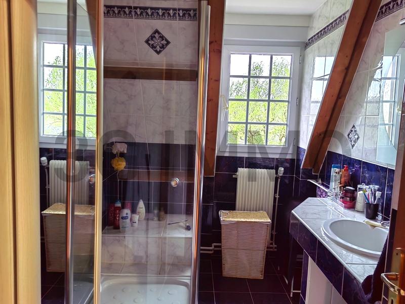 Propriété - 190 m² - 7 pièces