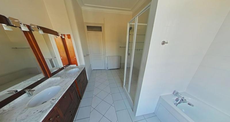 Appartement - 220 m² - 6 pièces