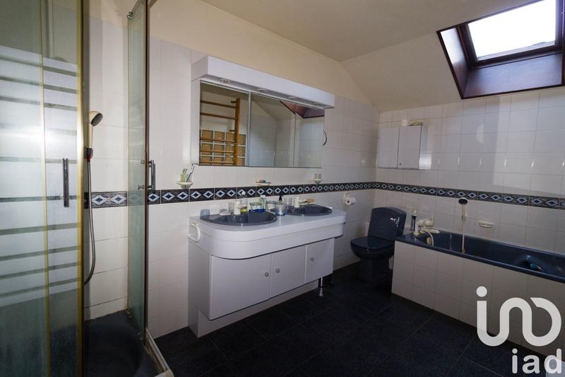 Maison - 249 m² - 7 pièces