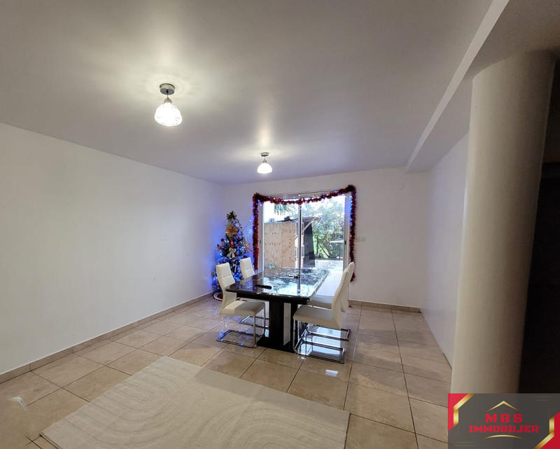 Maison - 115 m² - 9 pièces