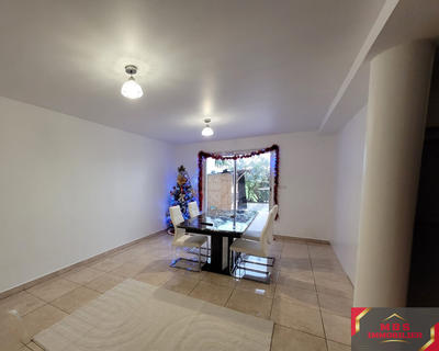 Maison - 115 m² - 9 pièces