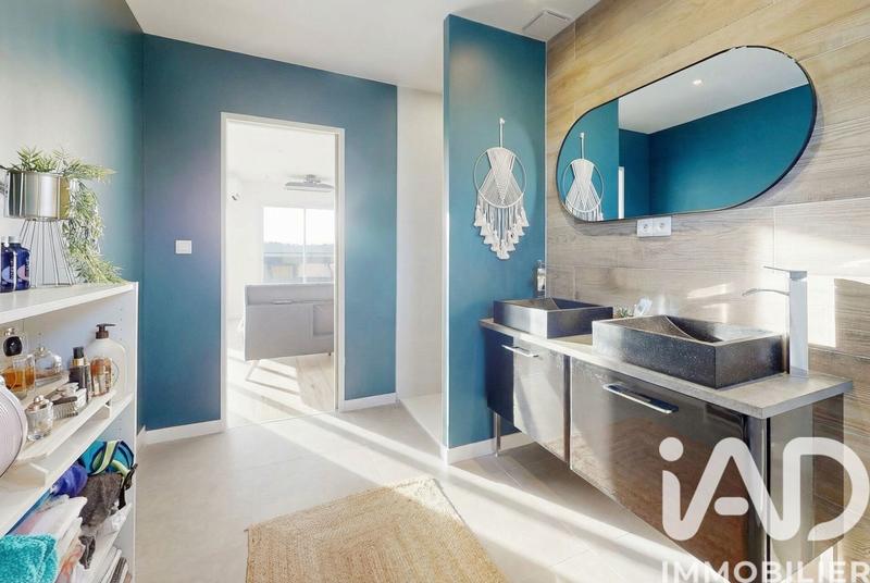 Maison de village - 100 m² - 4 pièces