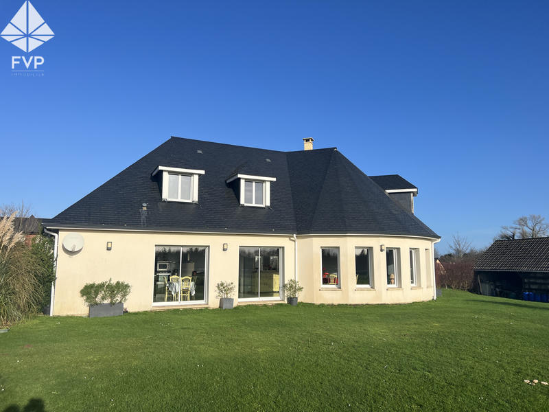 Maison - 185 m² - 8 pièces