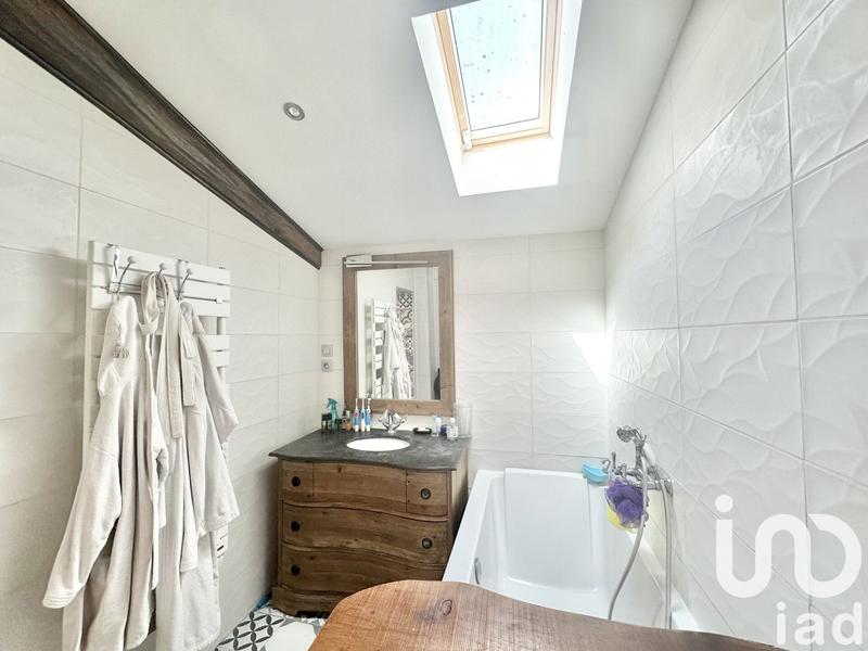 Maison - 185 m² - 10 pièces