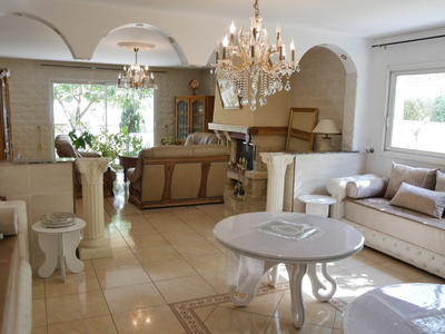 Maison - 258 m² - 8 pièces