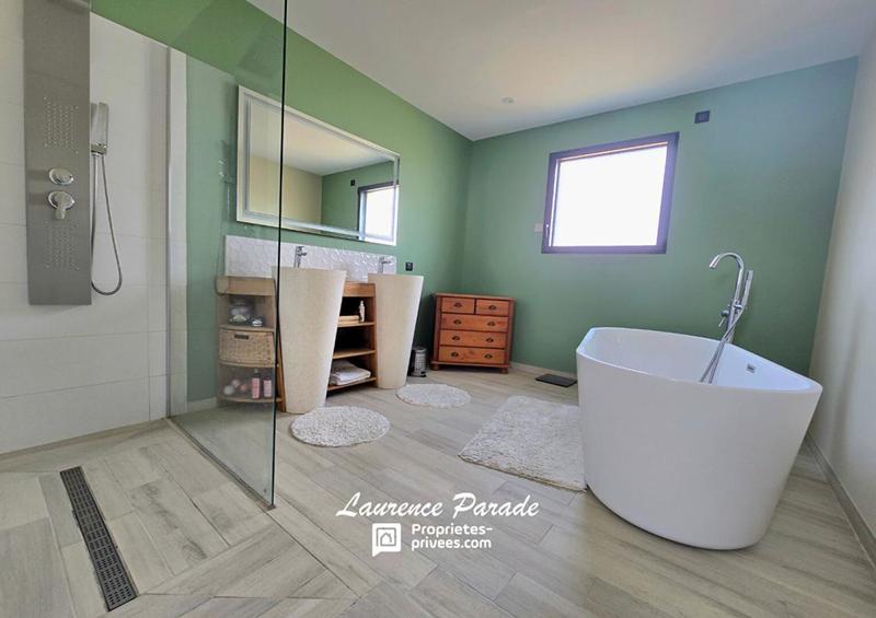 Maison - 194 m² - 6 pièces