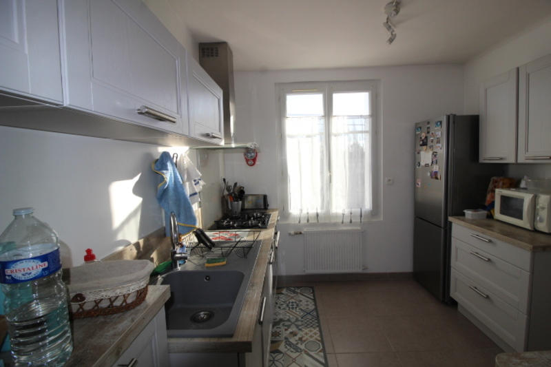 Maison - 176 m² - 8 pièces