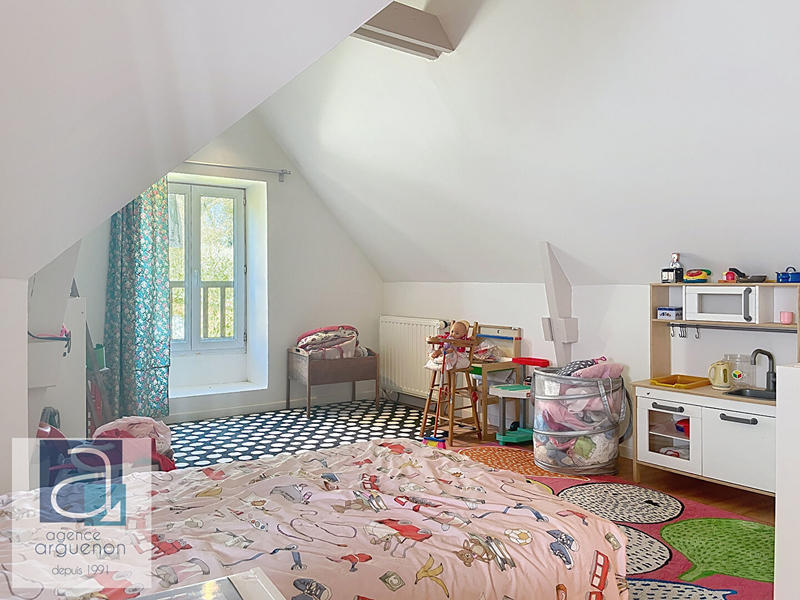 Maison - 176 m² - 8 pièces