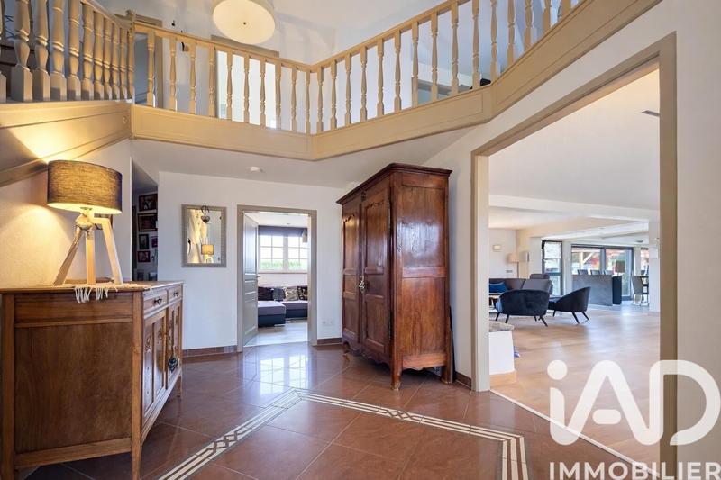 Maison - 196 m² - 7 pièces