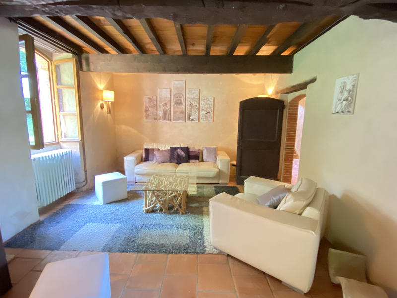 Maison - 360 m² - 8 pièces