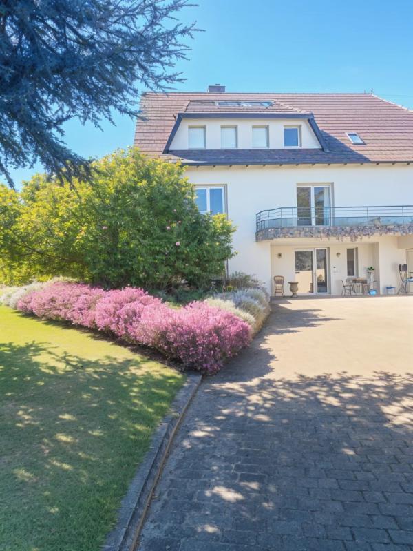 Propriété - 295 m² - 10 pièces