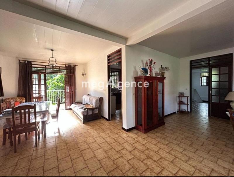 Maison traditionnelle - 172 m² - 6 pièces