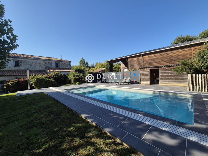 Villa - 359 m² - 11 pièces