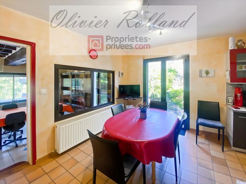 Maison - 220 m² - 9 pièces