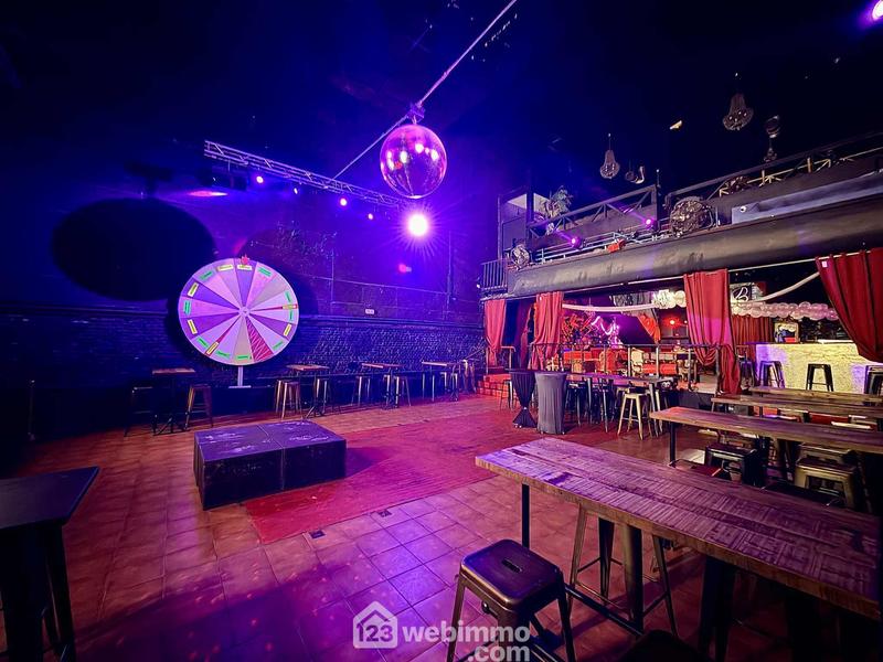 Local commercial - 547 m² - 5 pièces