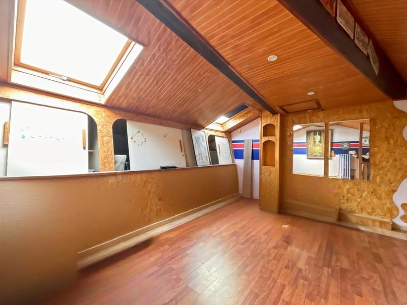 Maison - 104 m² - 4 pièces