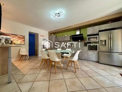 Maison - 200 m² - 6 pièces