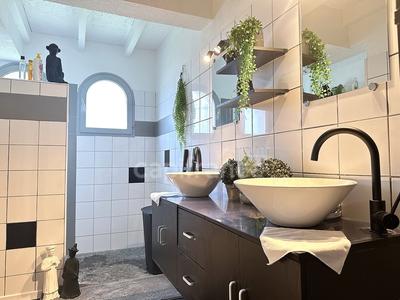 Maison - 180 m² - 5 pièces