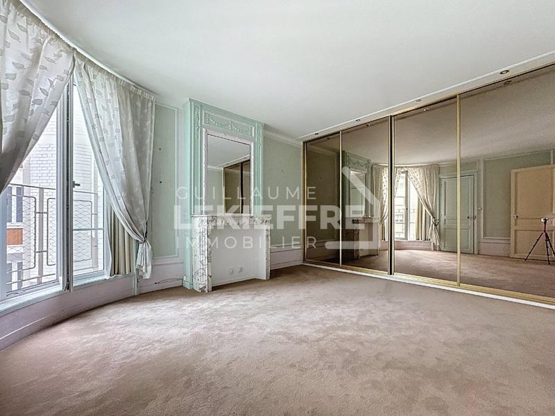 Appartement - 208 m² - 6 pièces