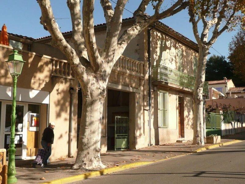 Maison de maîtres - 300 m² - 13 pièces