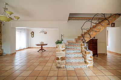 Maison - 230 m² - 8 pièces