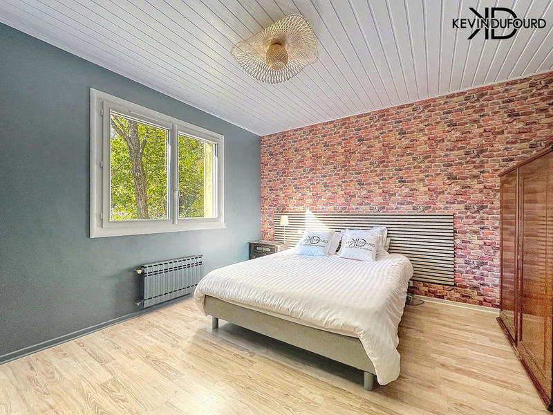 Maison - 200 m² - 7 pièces